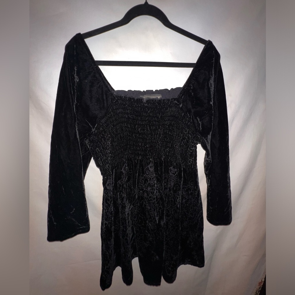 Venezia black velvet pullover. Size 18-20. - Picture 3 of 6